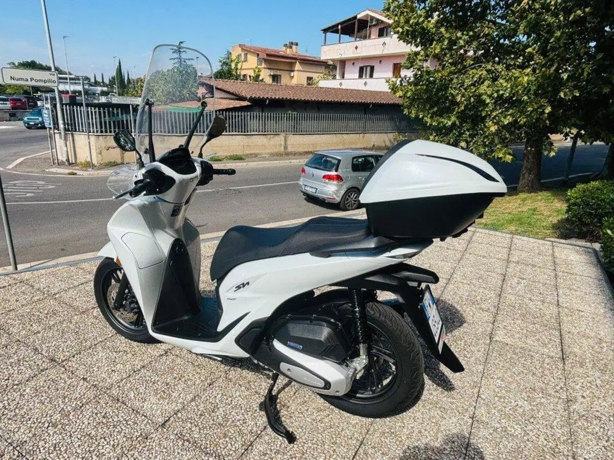 Honda SH 150i (2024 - 25) (8)
