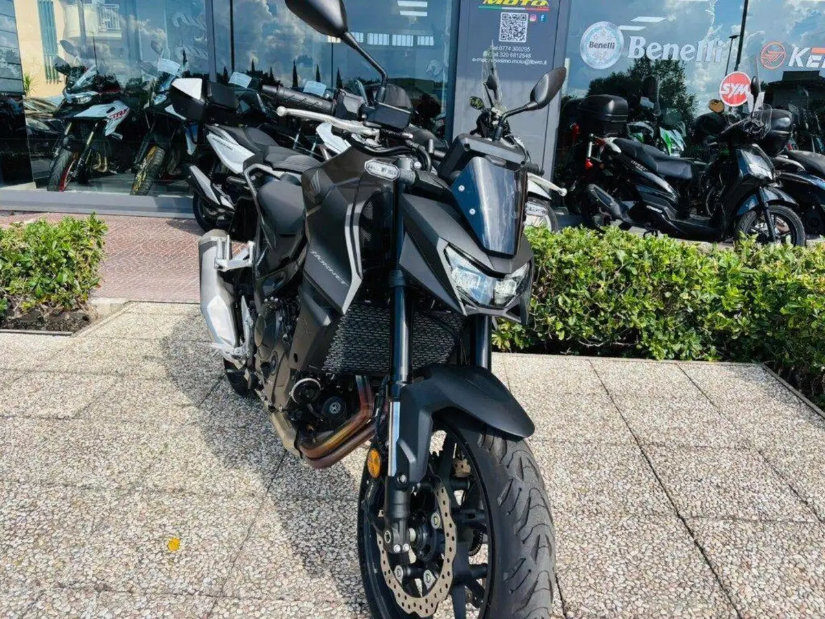 Honda CB 750 Hornet (2025) (9)