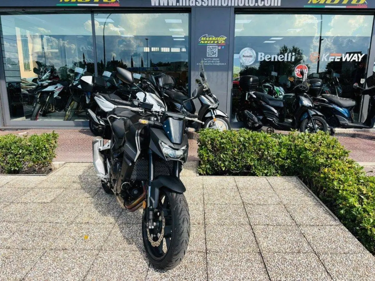 Honda CB 750 Hornet (2025) (7)
