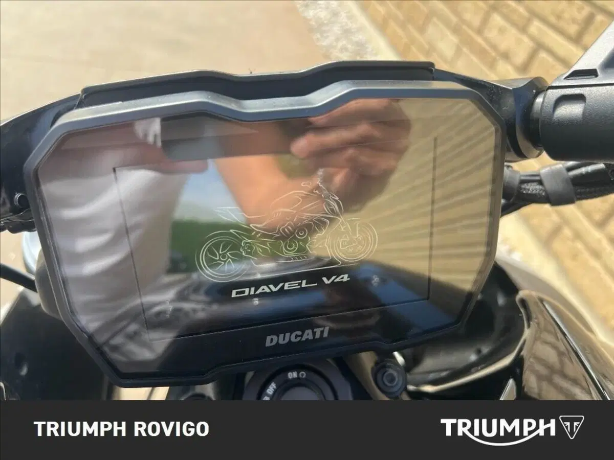 Ducati Diavel V4 (2023 - 26) (16)