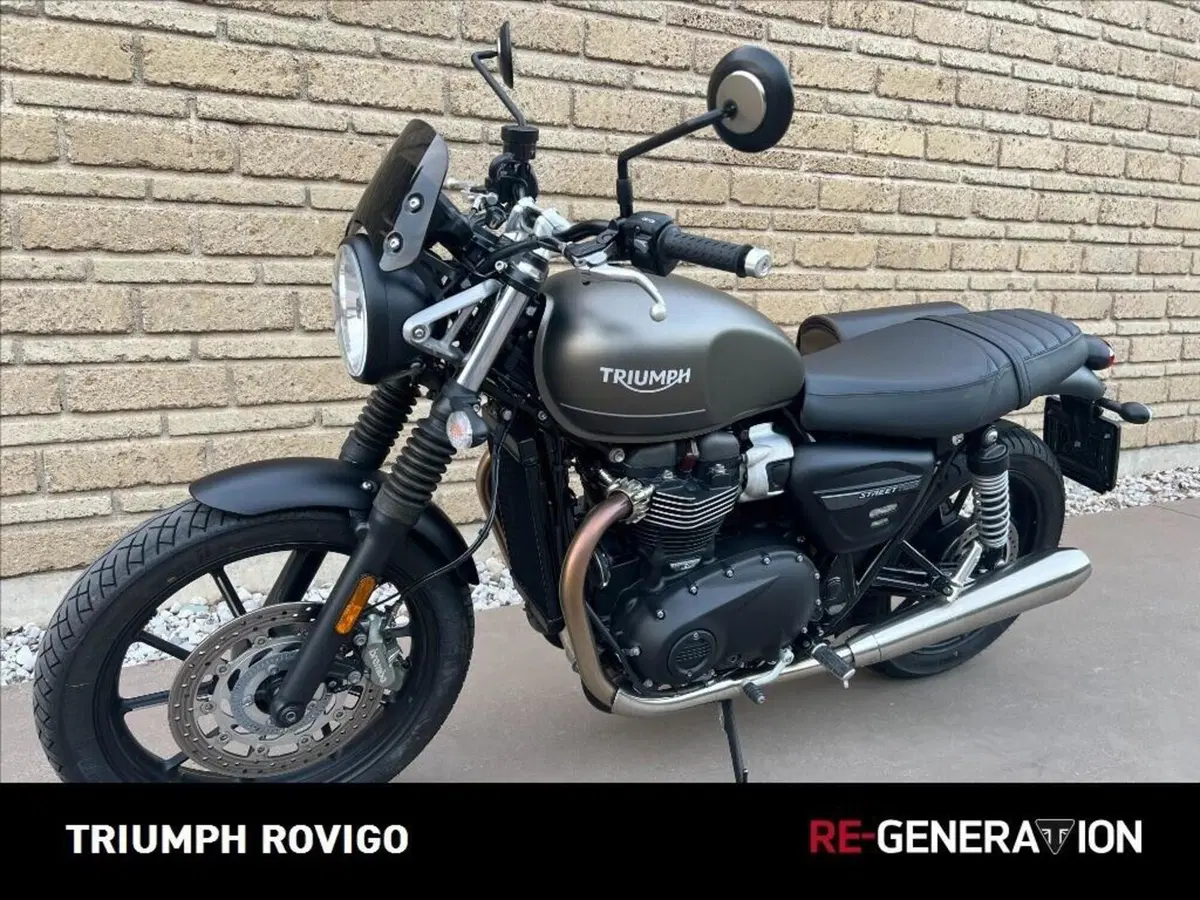 Triumph Street Twin 900 (2021 - 22) (5)