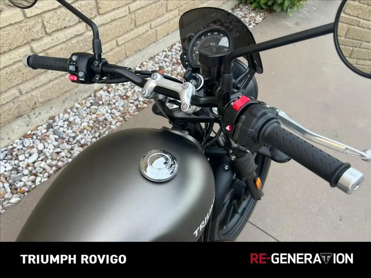 Triumph Street Twin 900 (2021 - 22) (8)