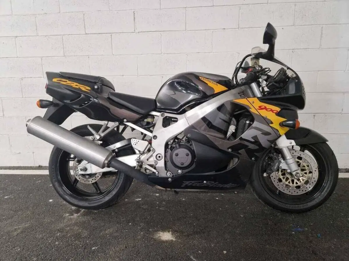 Honda CBR 900 RR (1996 - 97) (2)