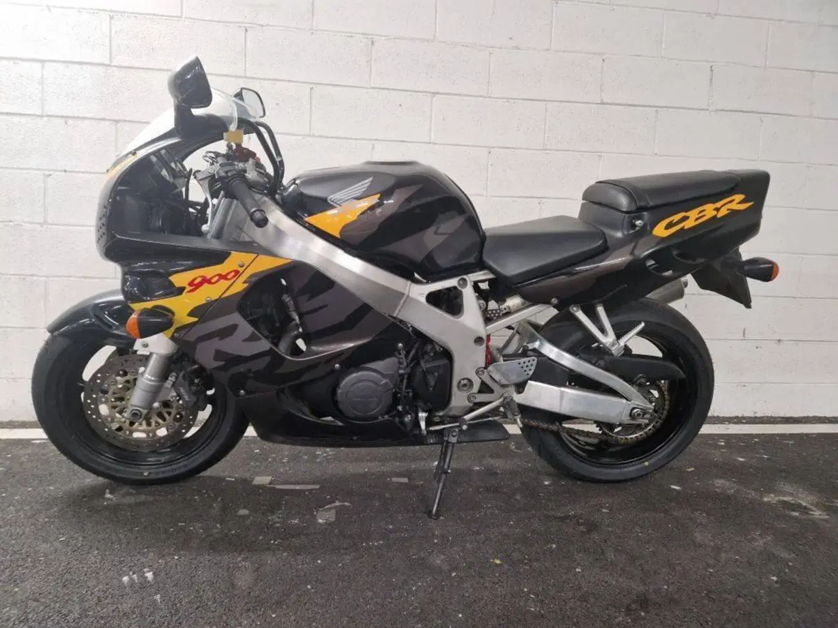 Honda CBR 900 RR (1996 - 97) (3)