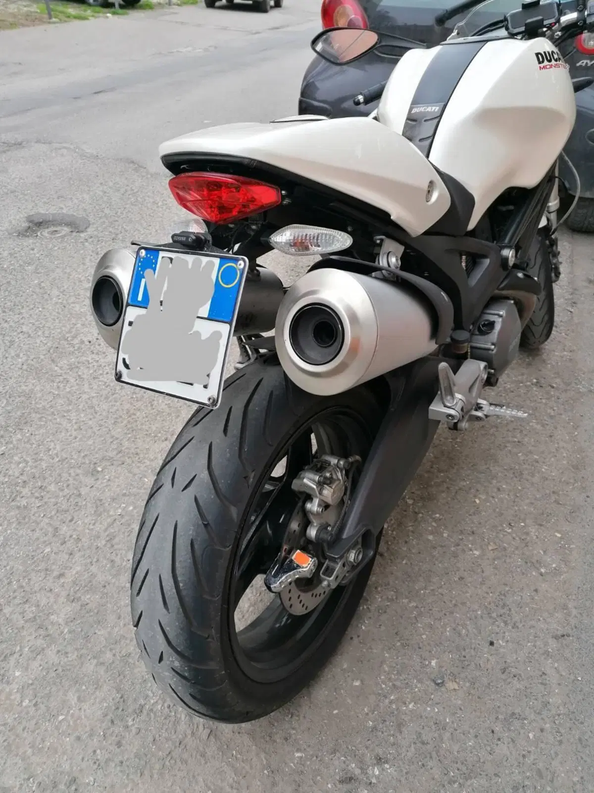 Ducati Monster 696 (2008 - 13) (3)
