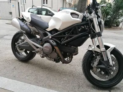 Ducati Monster 696 (2008 - 13) usata