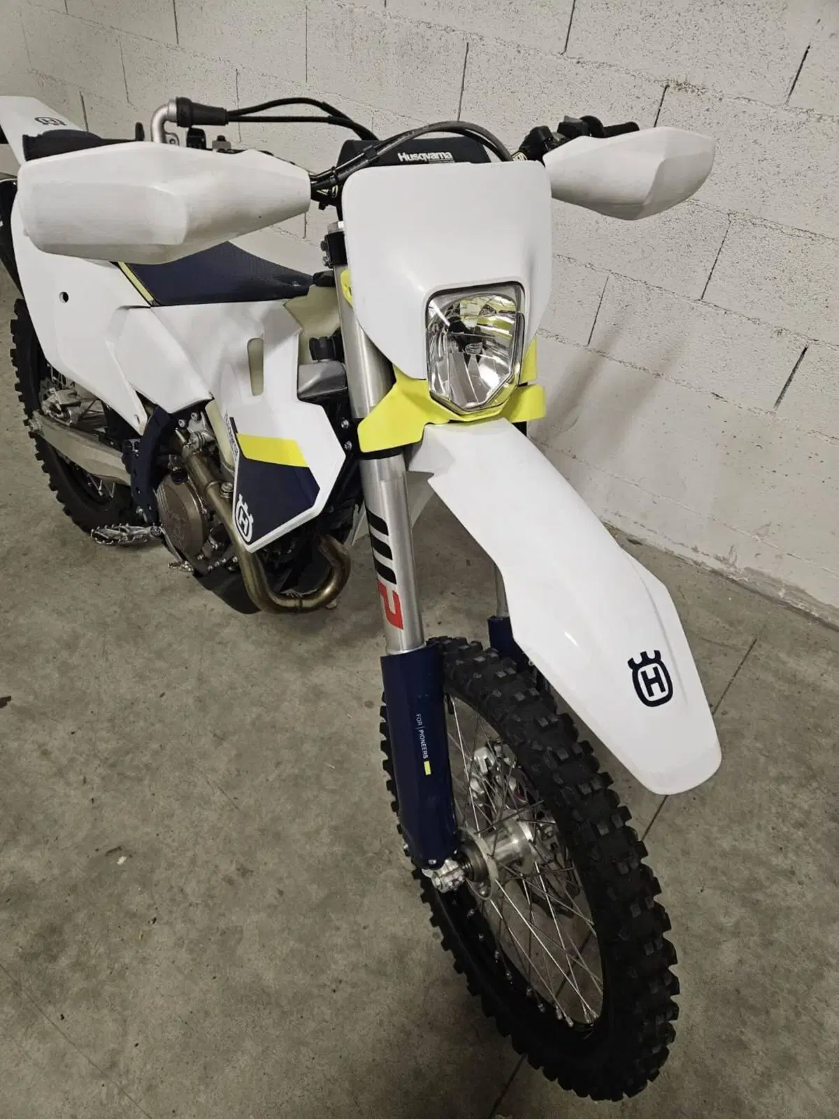 Husqvarna FE 250 (2025) (2)