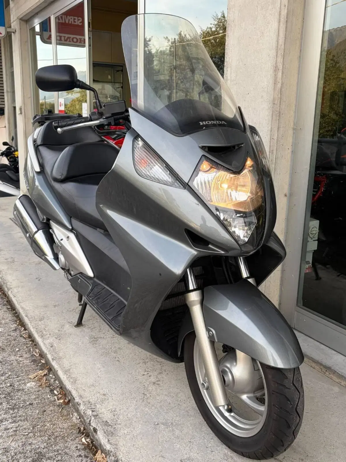 Honda Silver Wing 600 (2005 - 09) (4)