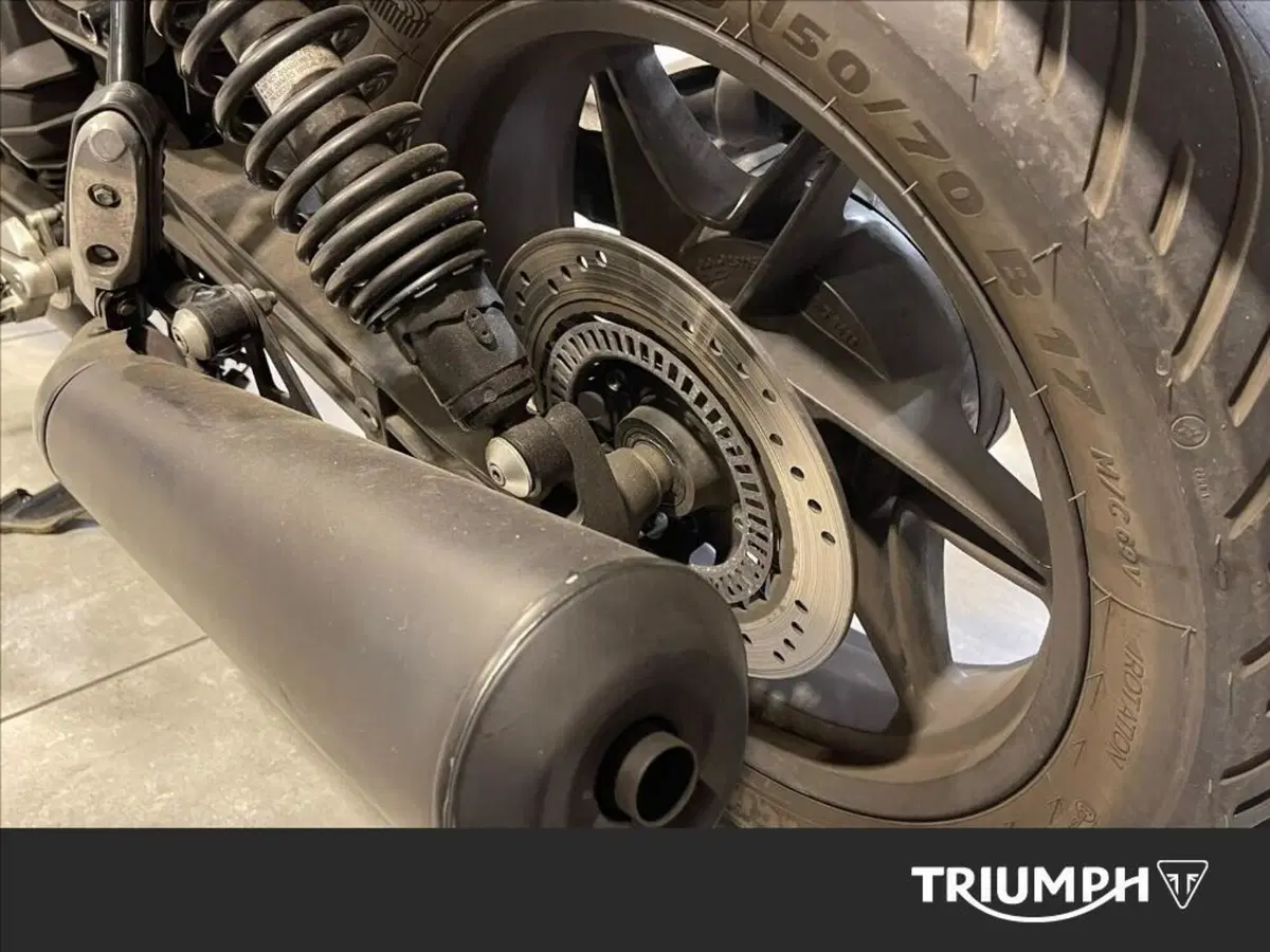 Moto Guzzi V7 Stone (2021 - 24) (5)