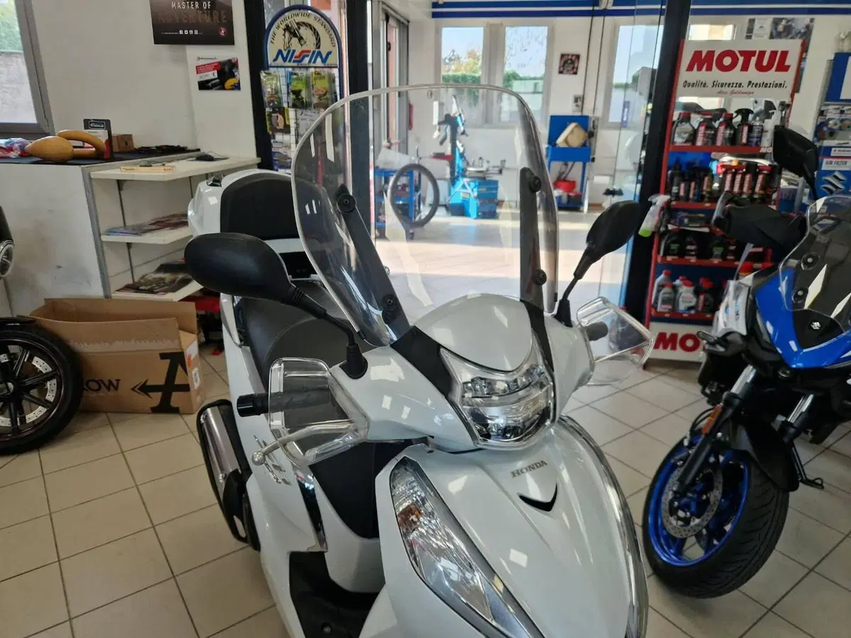 Honda SH 300 i ABS (2016 - 20) (6)