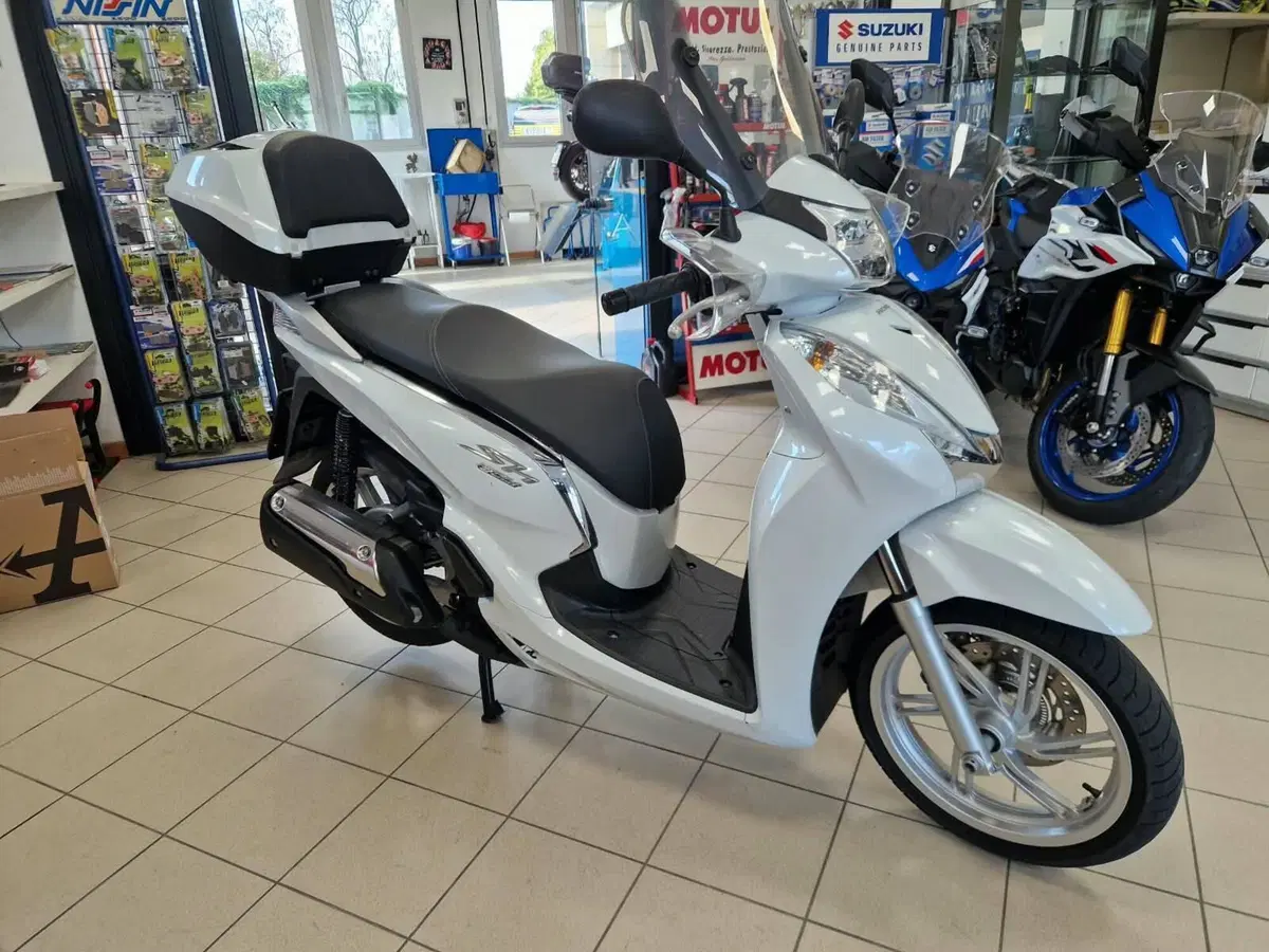Honda SH 300 i ABS (2016 - 20) (2)