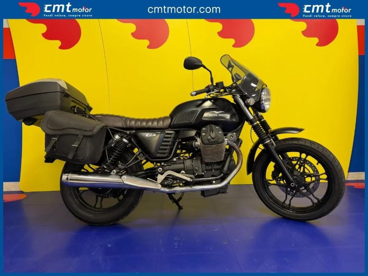 Moto Guzzi V7 II Stone (2015 - 17)