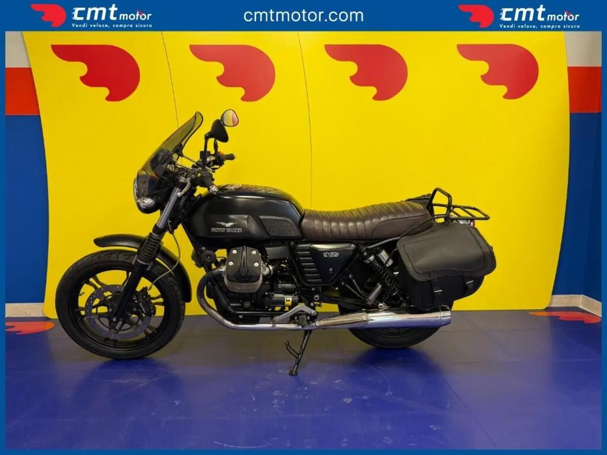 Moto Guzzi V7 II Stone (2015 - 17) (5)