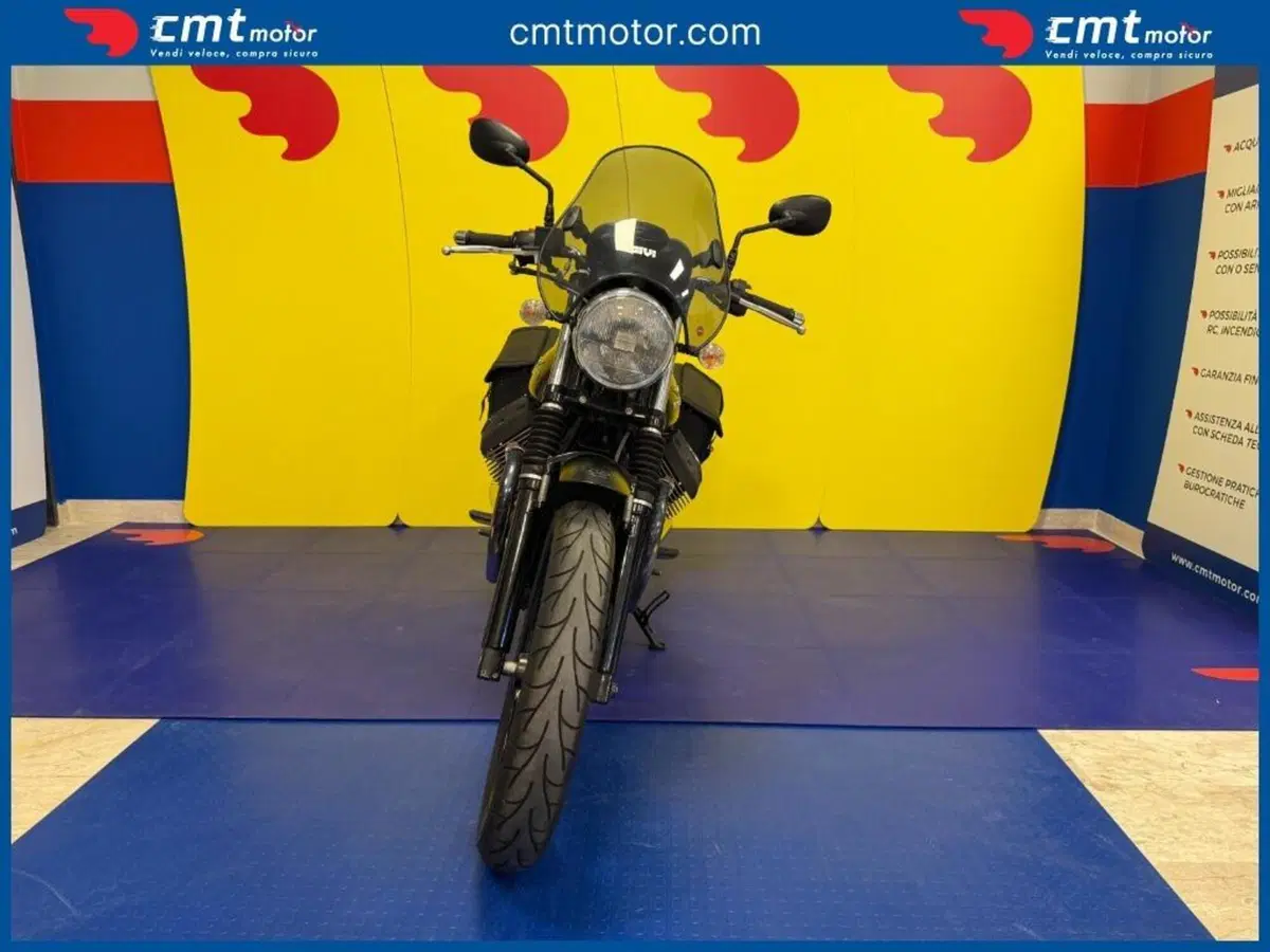 Moto Guzzi V7 II Stone (2015 - 17) (6)