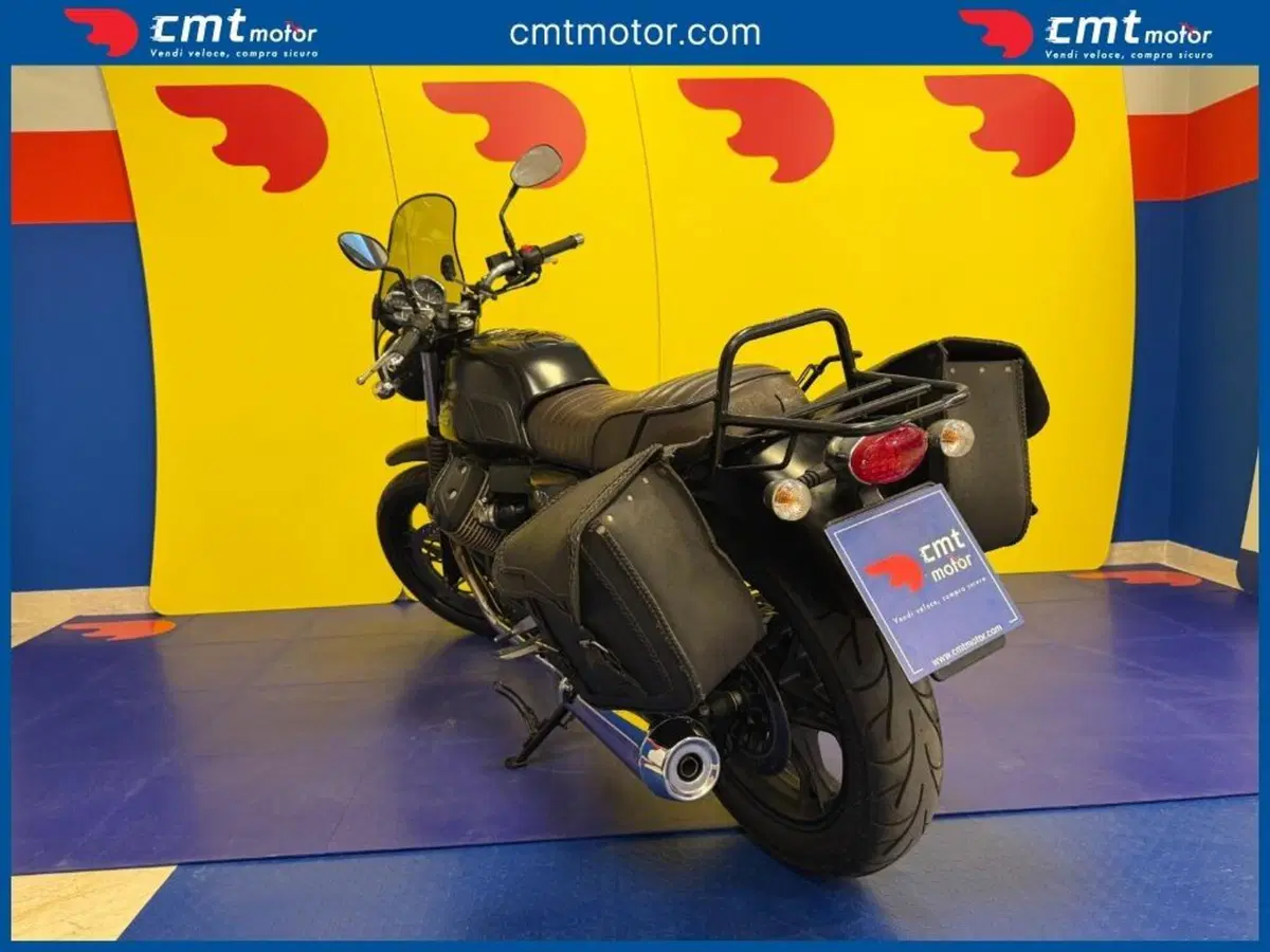Moto Guzzi V7 II Stone (2015 - 17) (7)