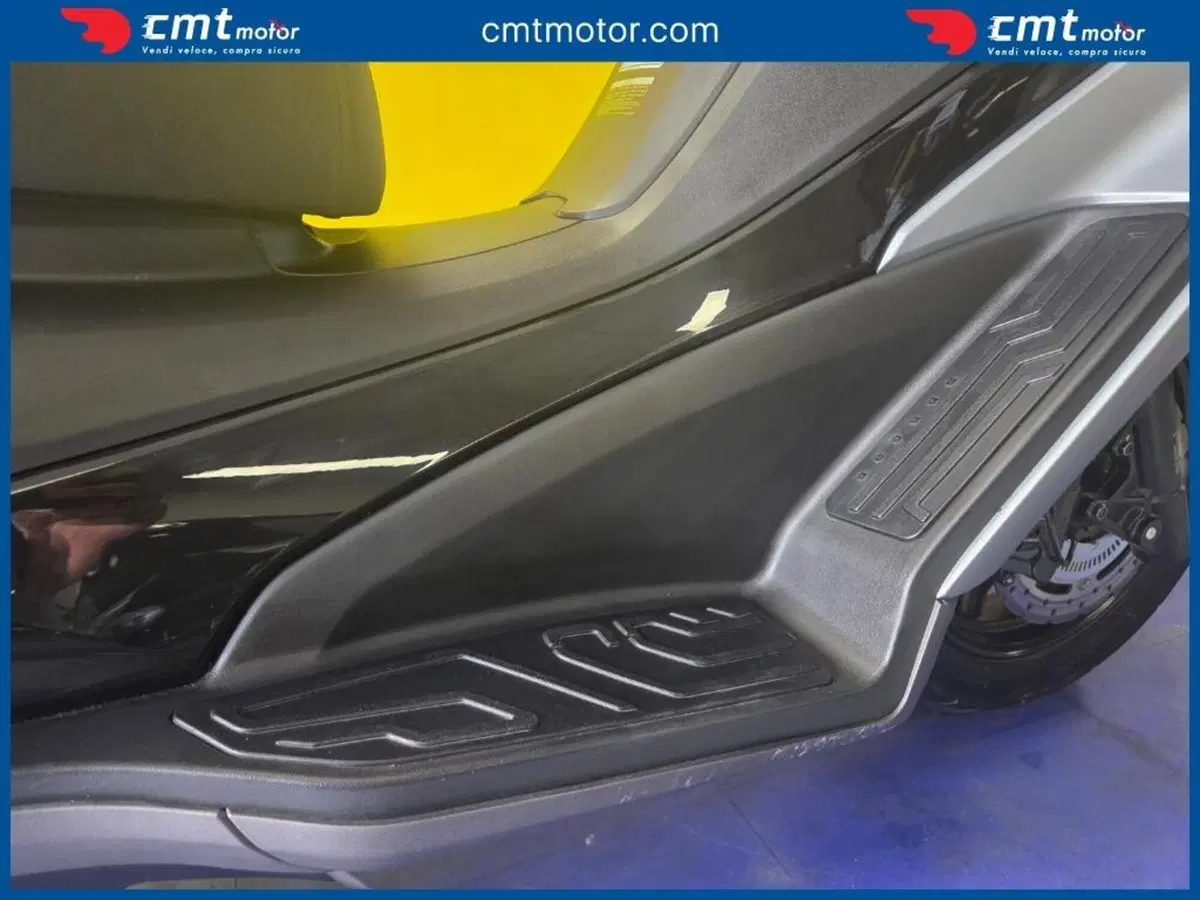 Kymco X-Town 300i (2021 - 24) (11)