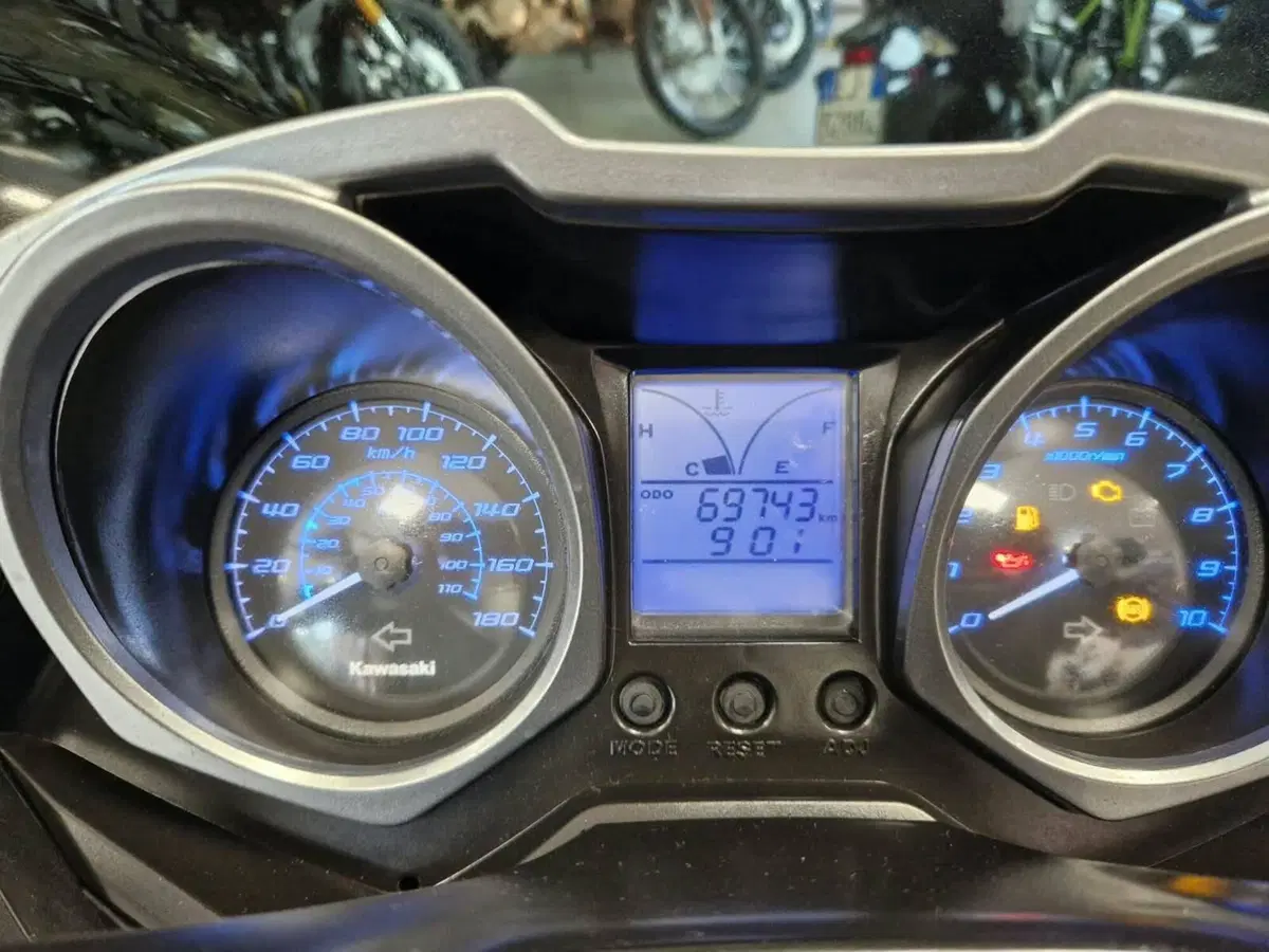 Kawasaki J 300 ABS (2014 - 16) (4)