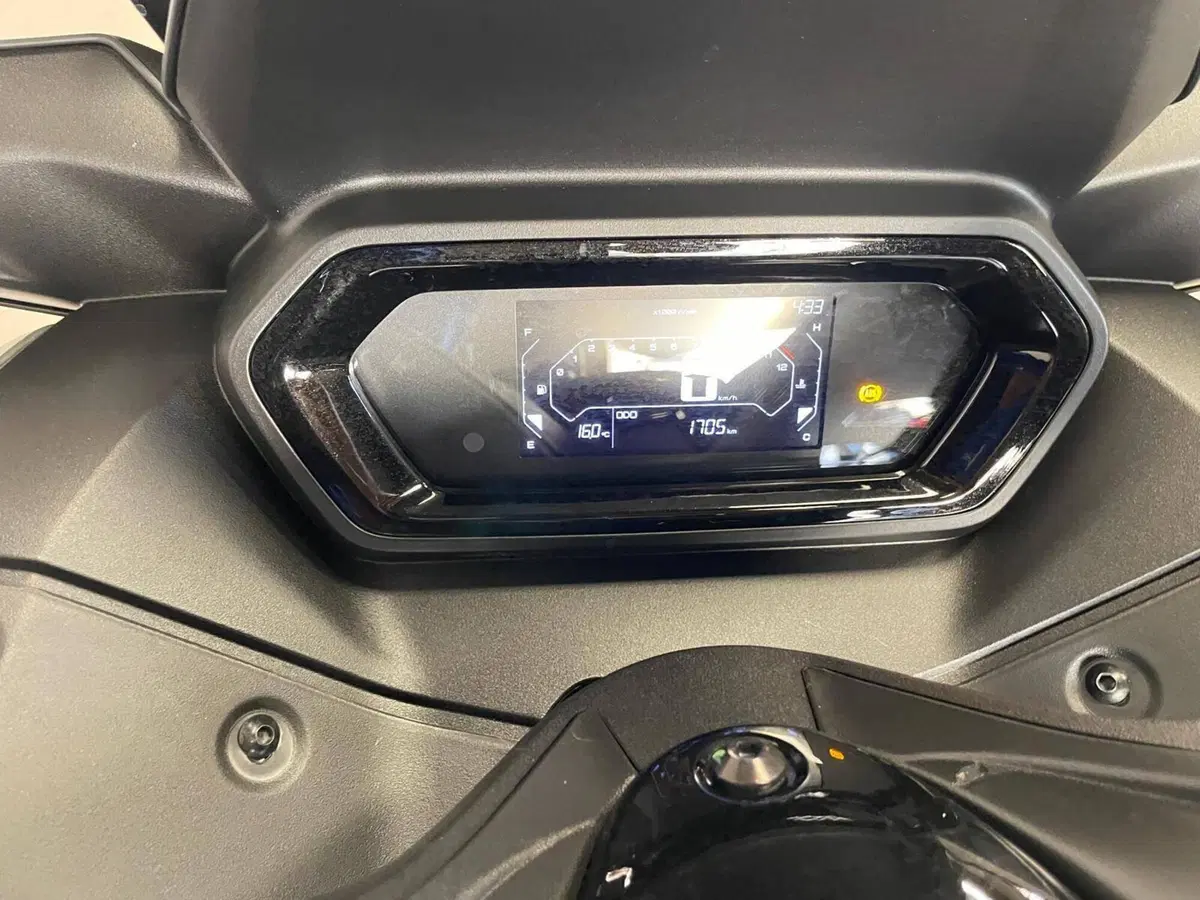 Yamaha X-Max 125 (2025 - 26) (4)