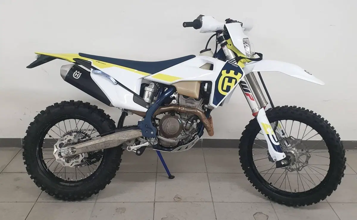 Husqvarna FE 250 (2023) (2)