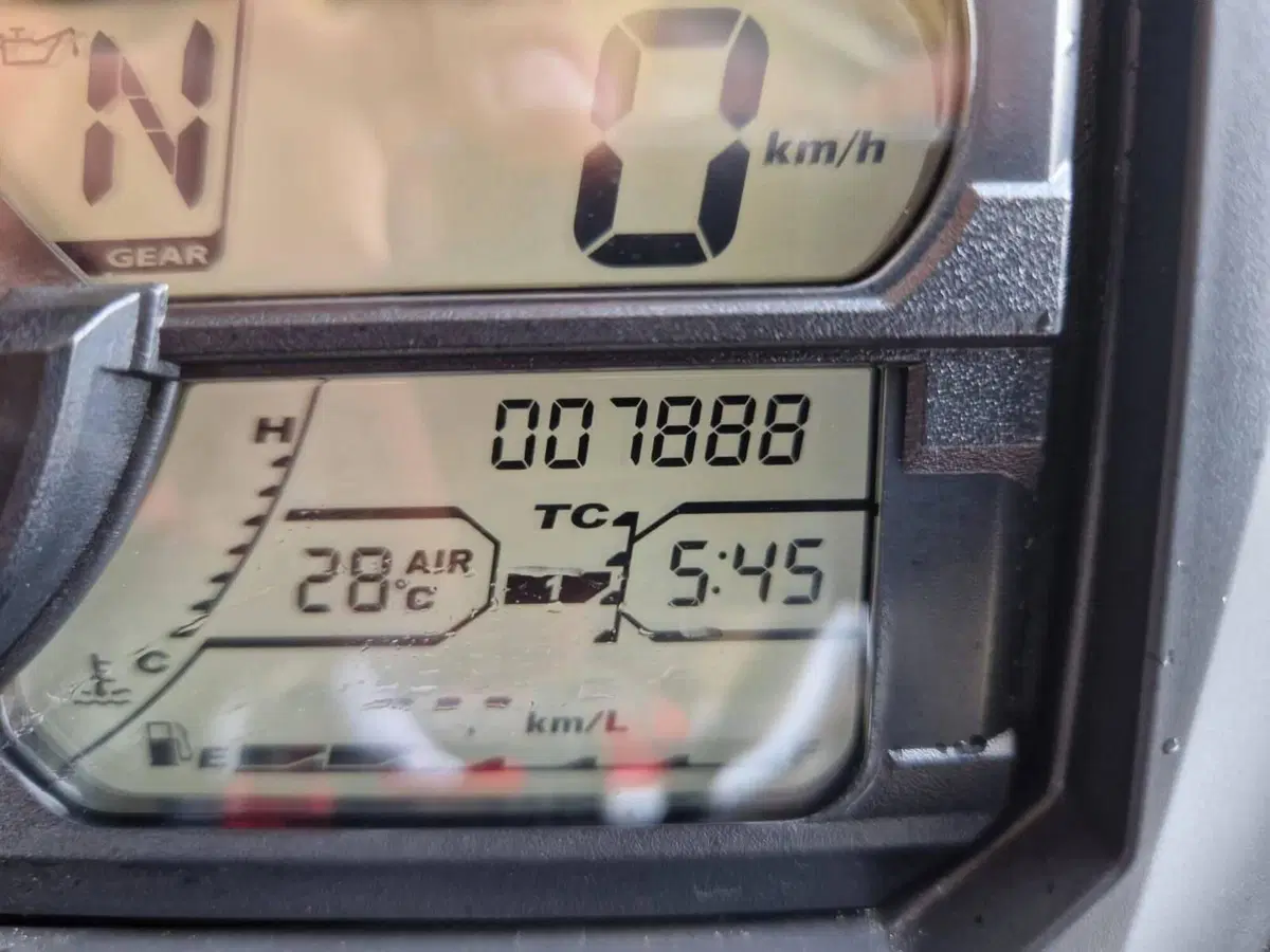 Suzuki V-Strom 650 (2021 - 25) (4)