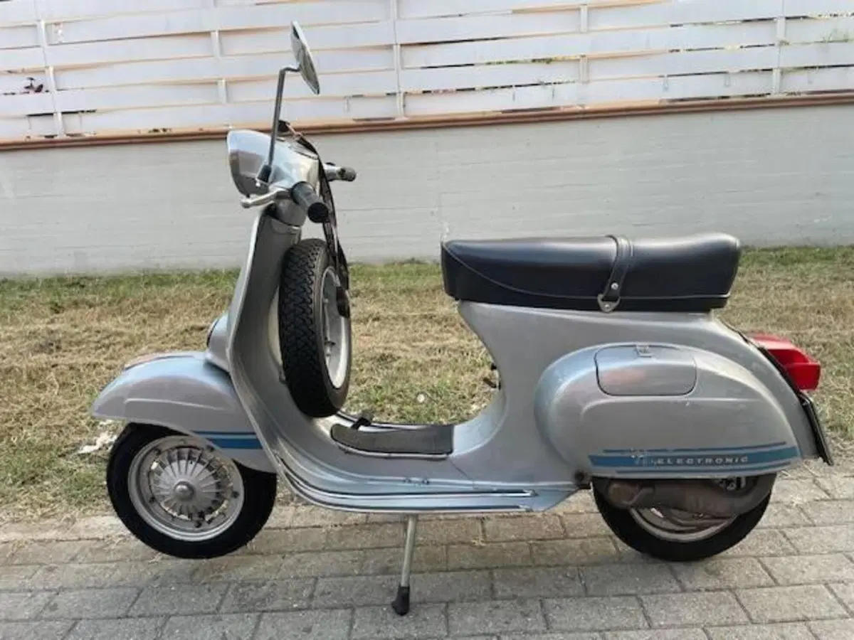 Piaggio Vespa 125 Privamera ET3 (2)
