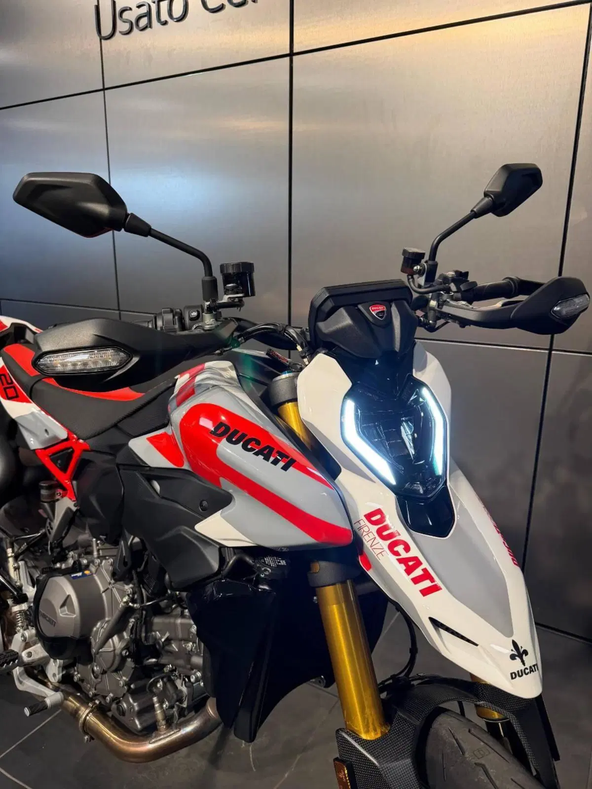 Ducati Hypermotard V2 SP (2026) (8)