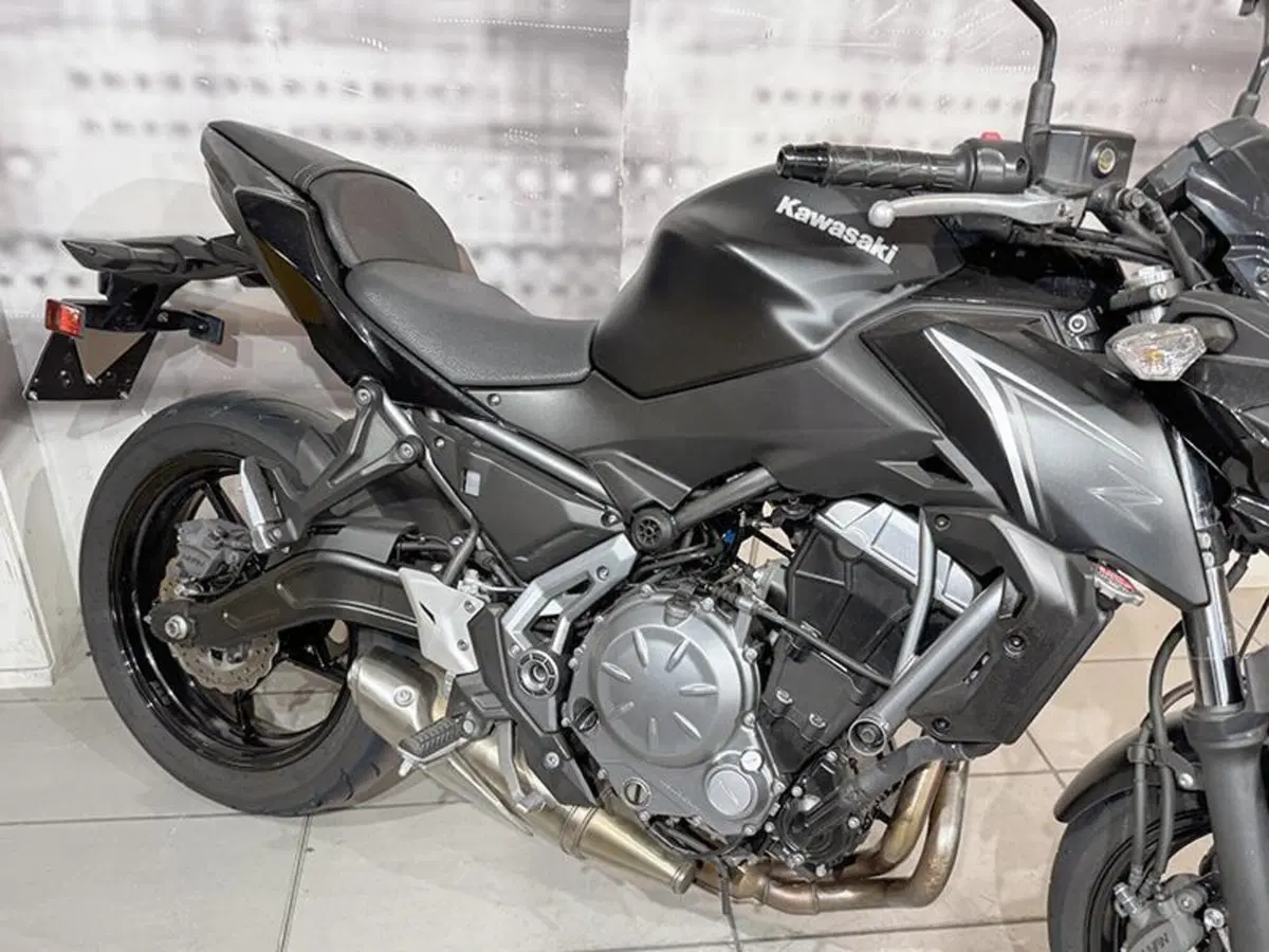 Kawasaki Z 650 (2017 - 19) (4)