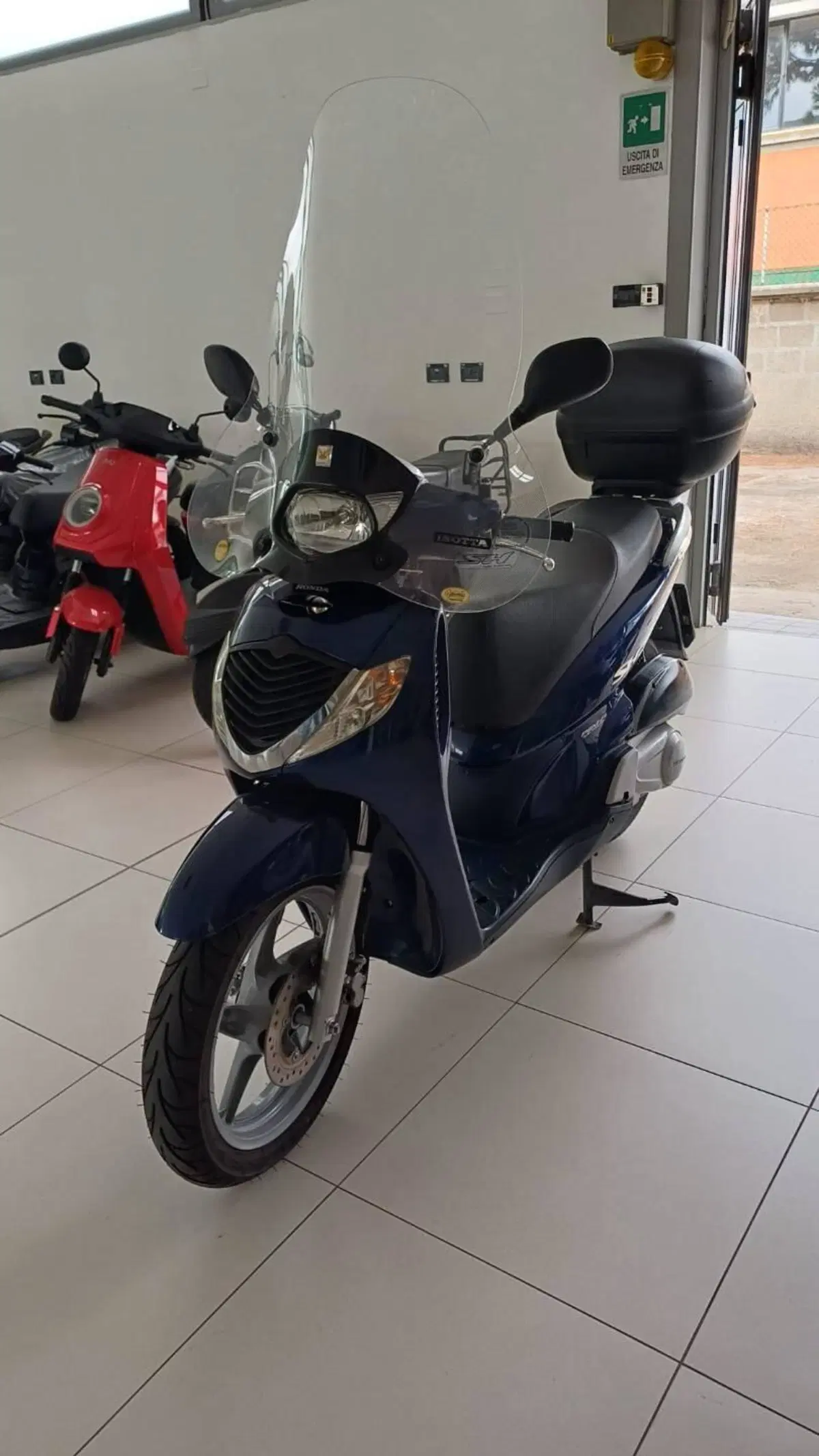 Honda SH 150i (2005 - 08) (2)