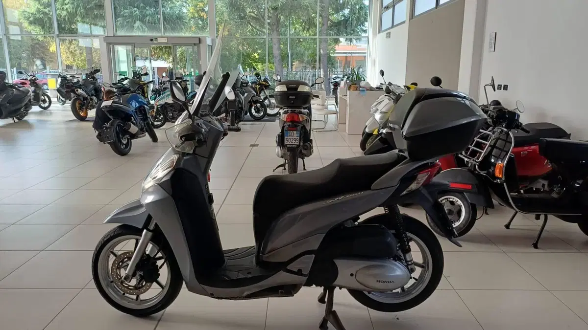 Honda SH 300 i (2011 - 14) (2)