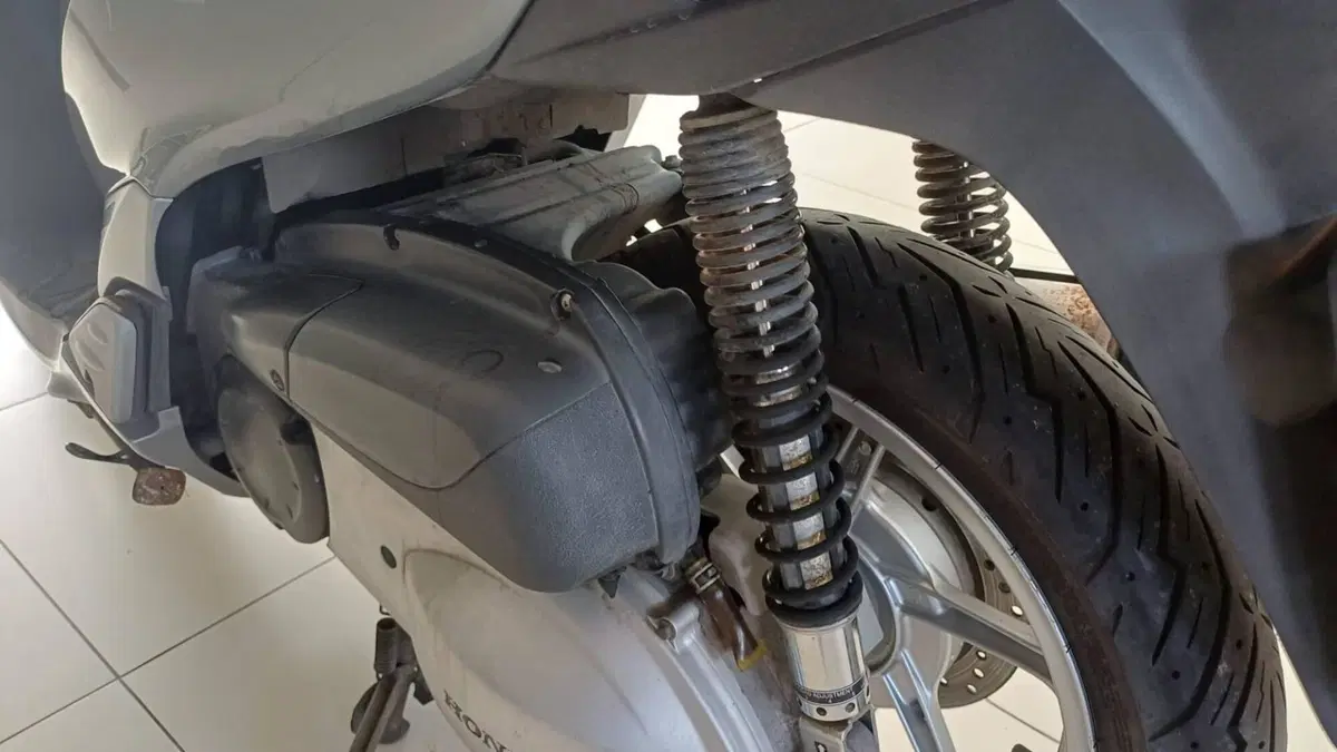 Honda SH 300 i (2011 - 14) (6)