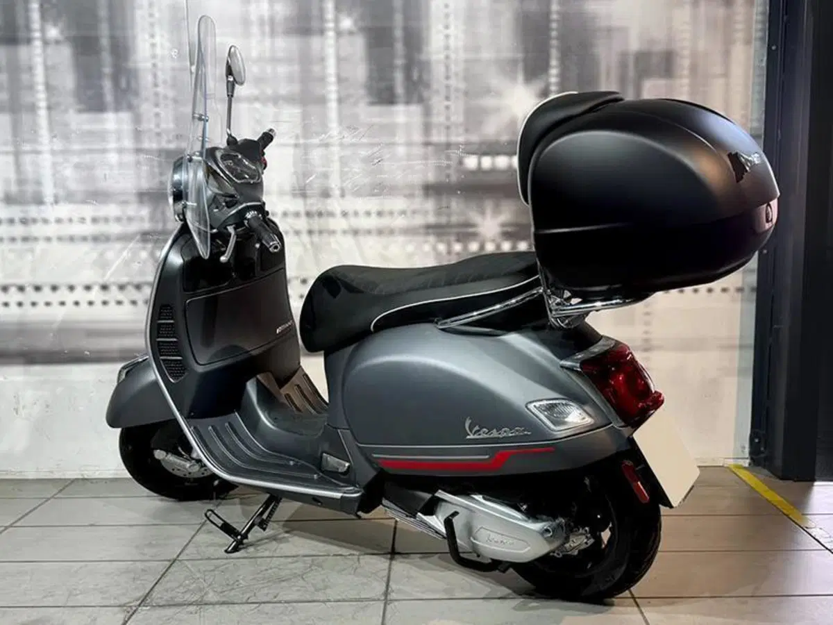 Vespa GTS 300 Hpe (2021 - 22) (2)