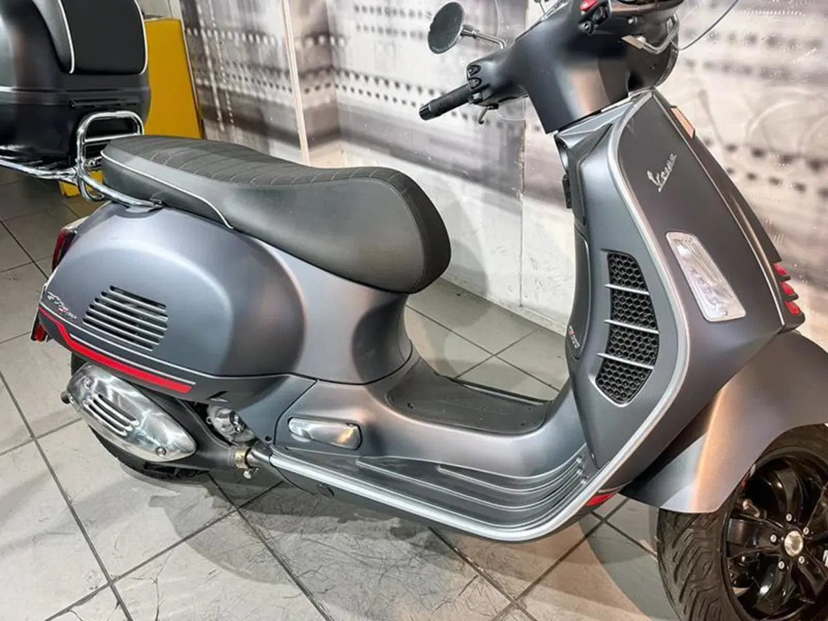 Vespa GTS 300 Hpe (2021 - 22) (6)