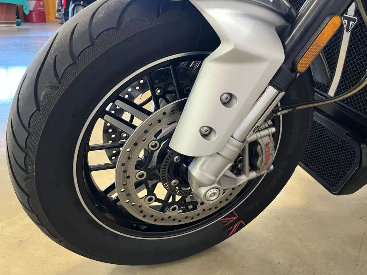Triumph Rocket 3 GT (2019 - 20) (4)