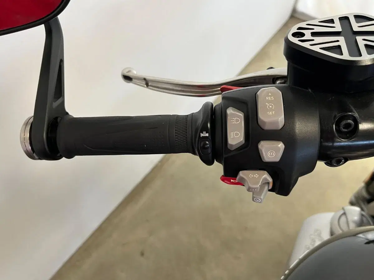 Triumph Rocket 3 GT (2019 - 20) (13)