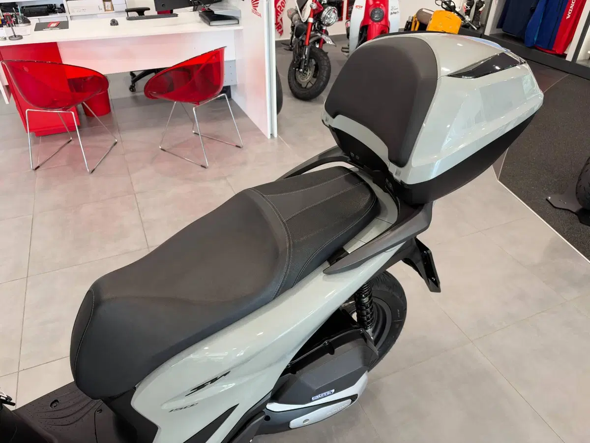 Honda SH 150i (2024 - 25) (10)