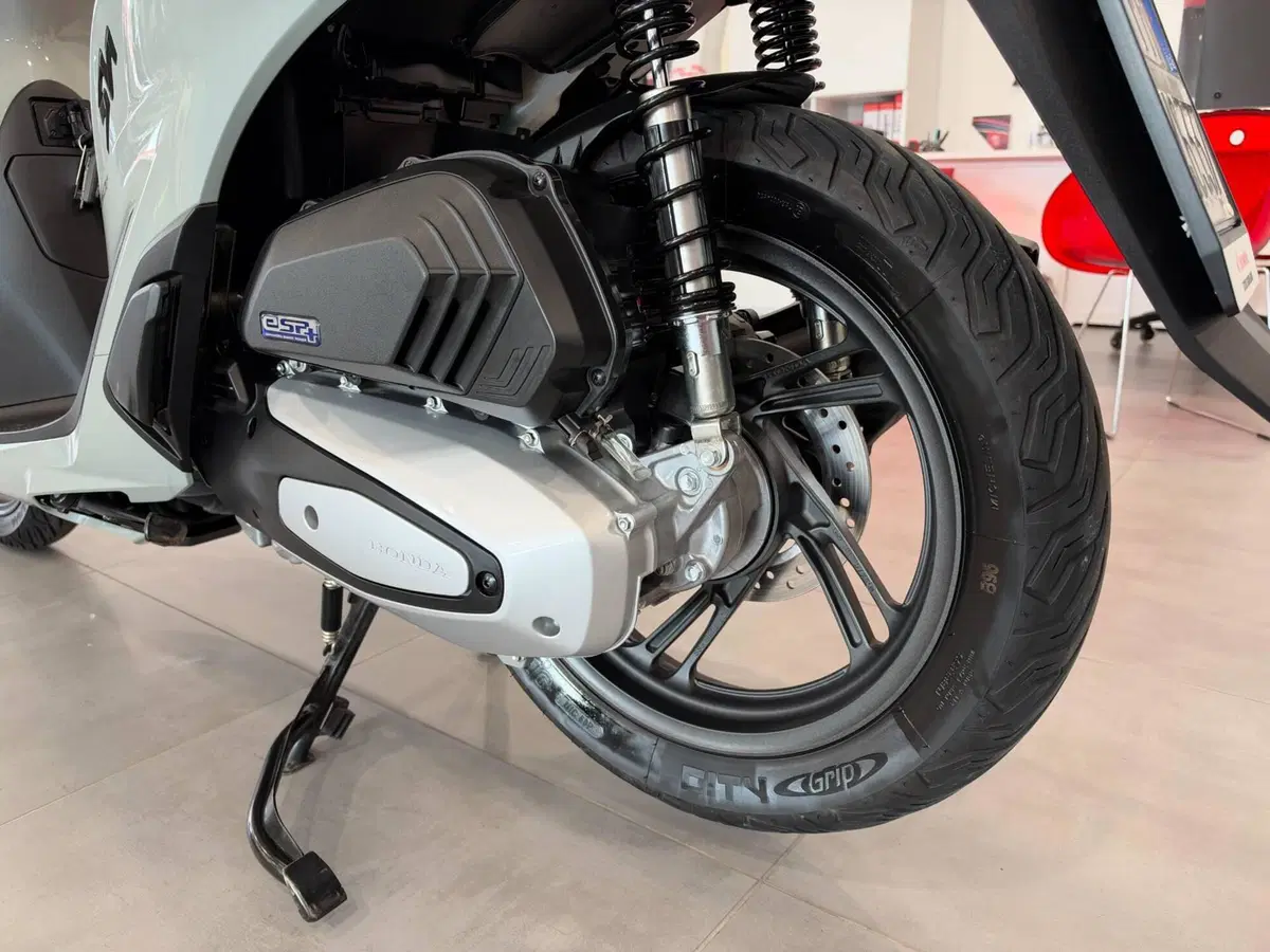 Honda SH 150i (2024 - 25) (12)