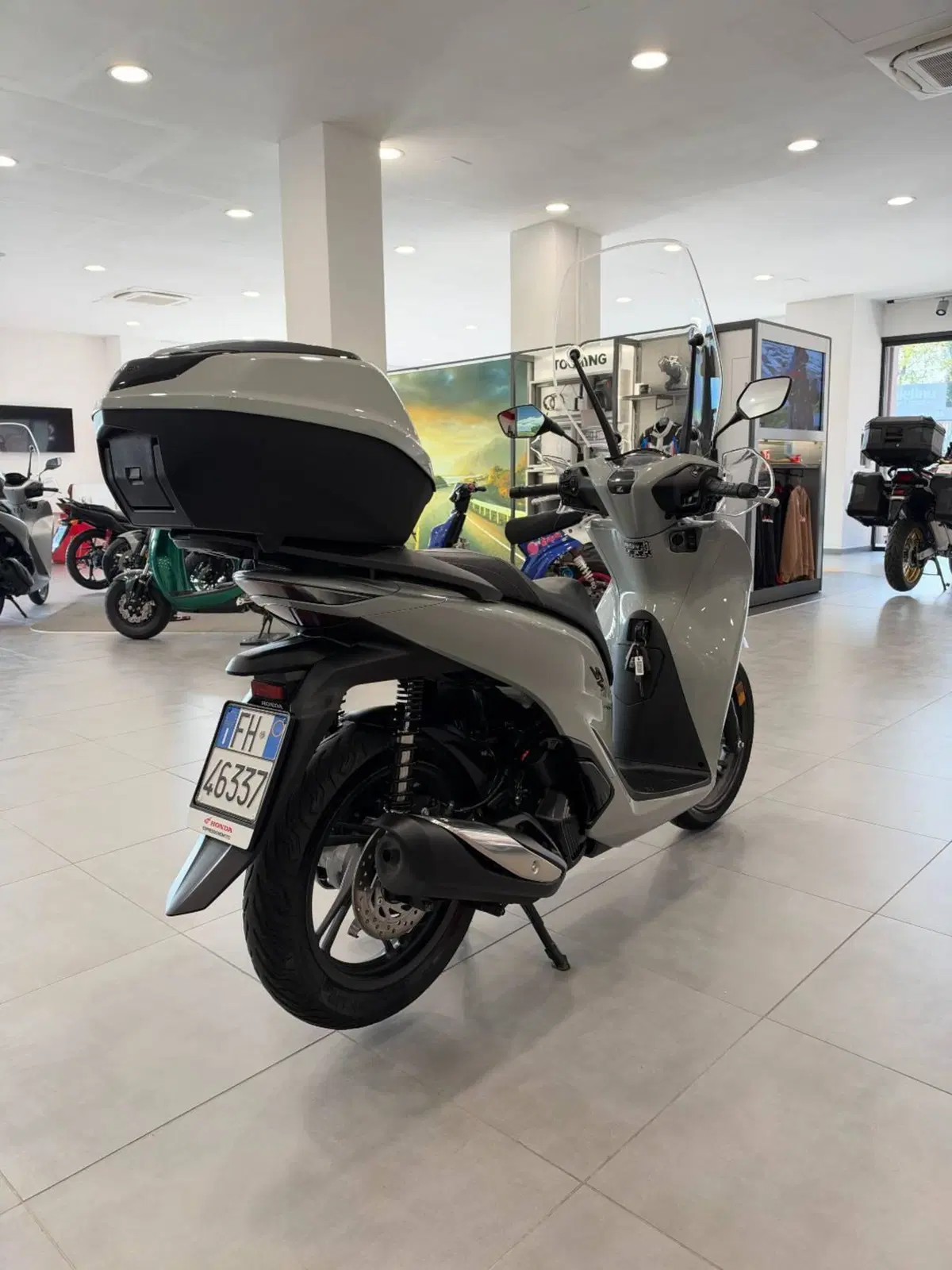 Honda SH 150i (2024 - 25) (8)