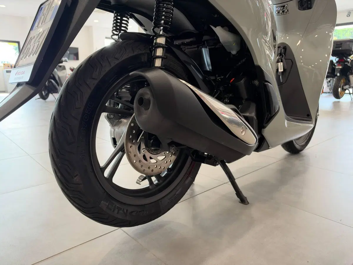 Honda SH 150i (2024 - 25) (13)
