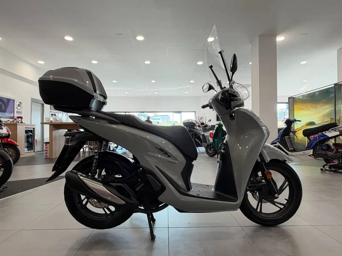 Honda SH 150i (2024 - 25) (7)