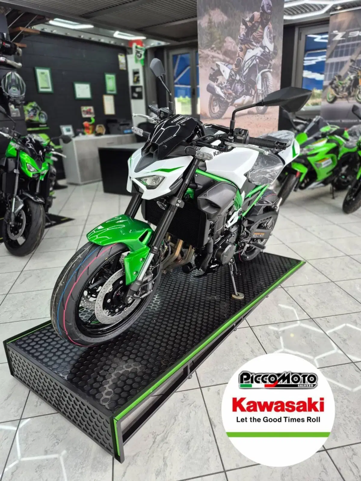 Kawasaki Z 900 (2025 - 26) (3)