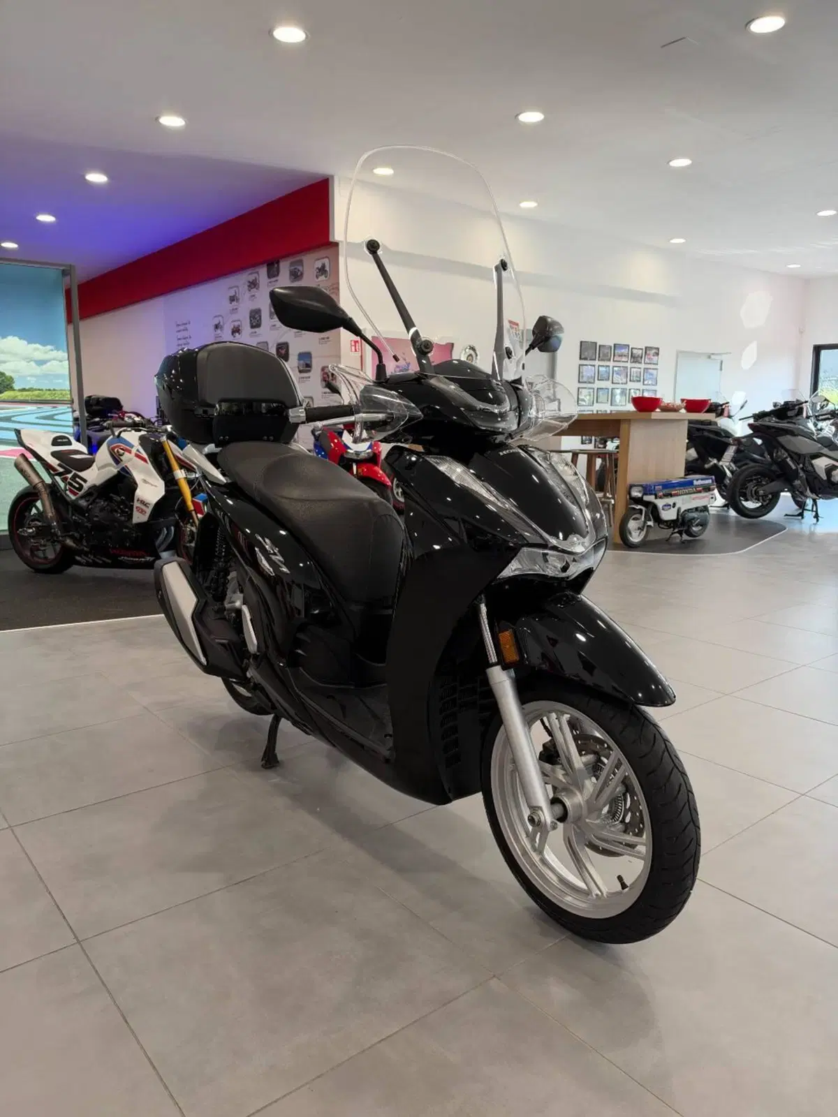 Honda SH 350 (2021 - 24) (6)