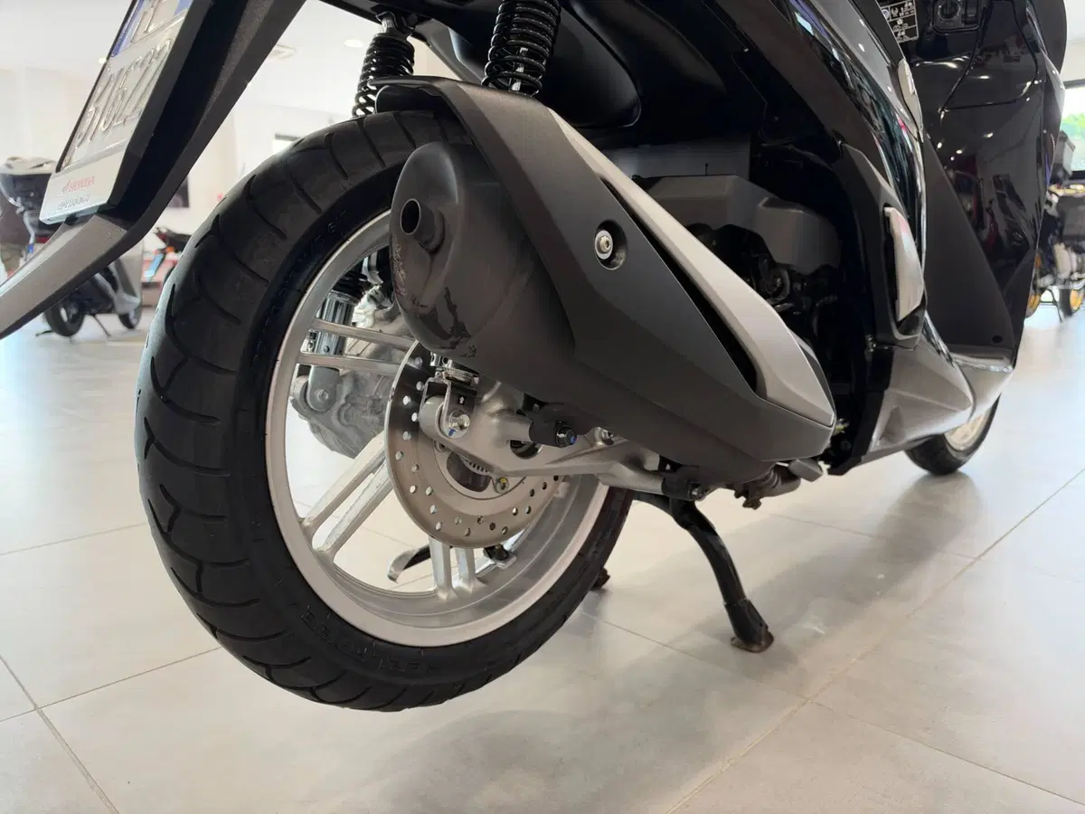 Honda SH 350 (2021 - 24) (13)