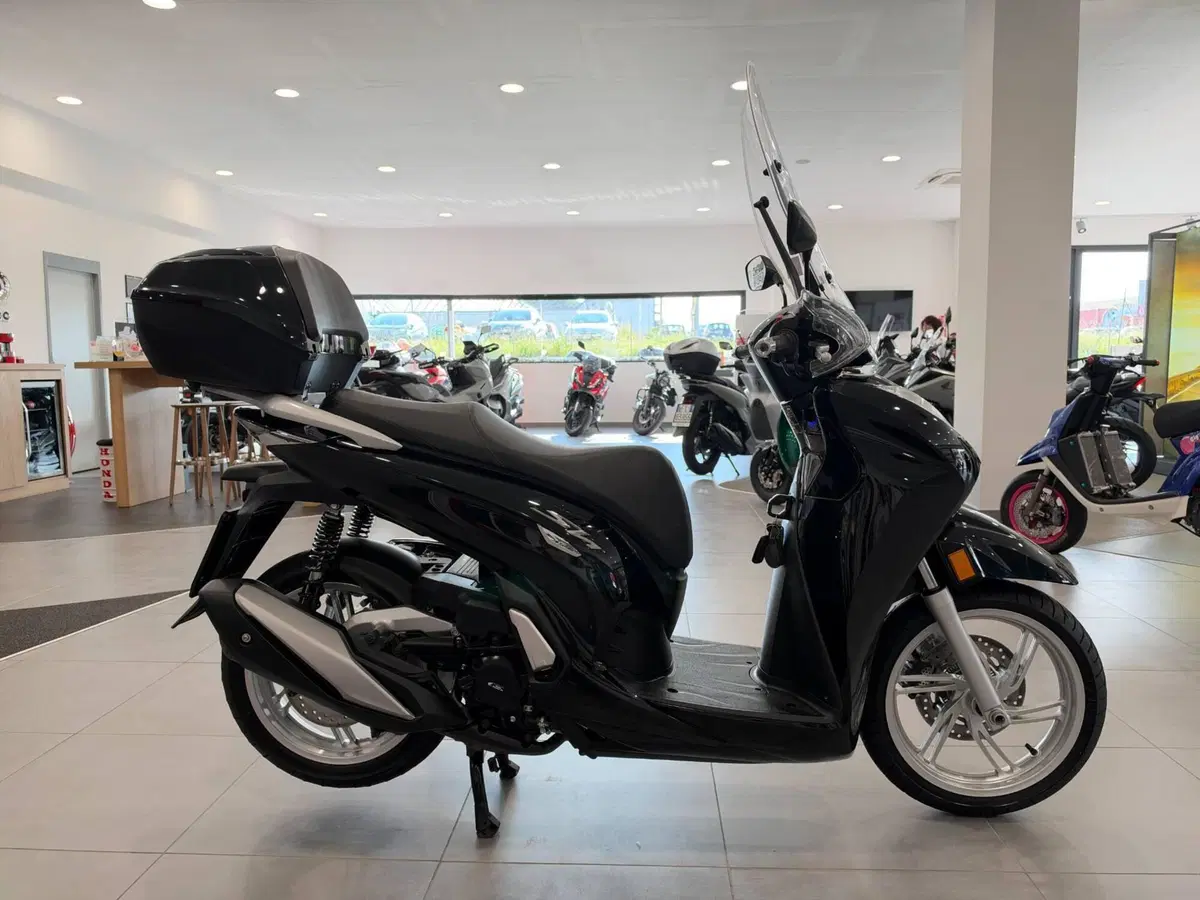 Honda SH 350 (2021 - 24) (7)