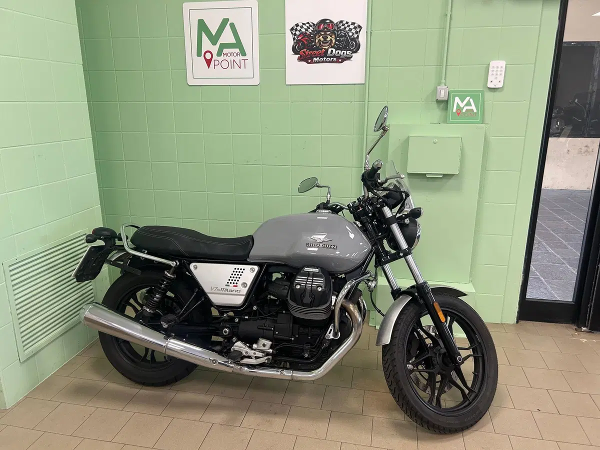Moto Guzzi V7 III Milano (2018 - 20)