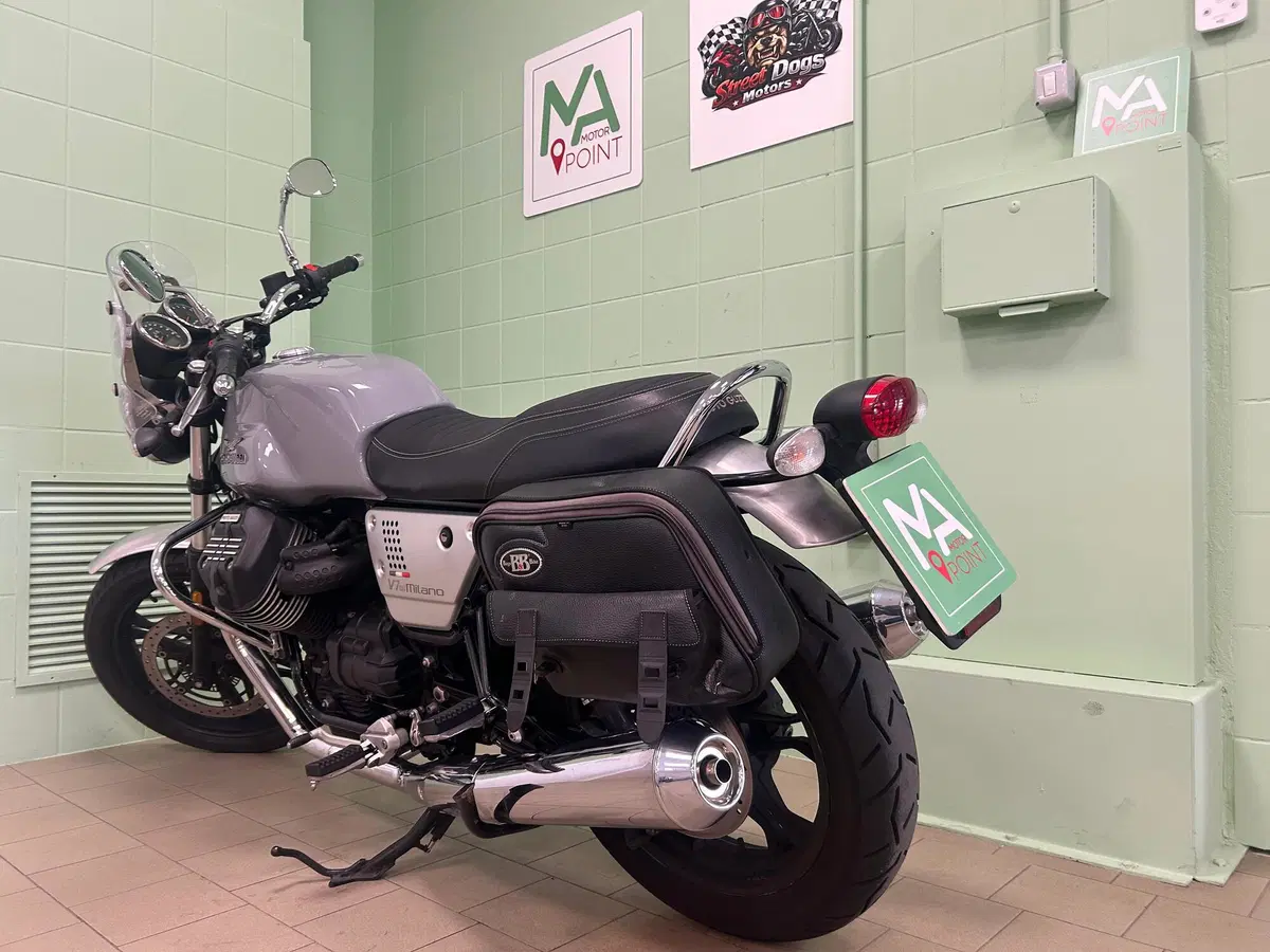 Moto Guzzi V7 III Milano (2018 - 20) (6)