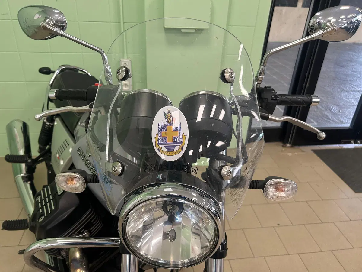 Moto Guzzi V7 III Milano (2018 - 20) (14)