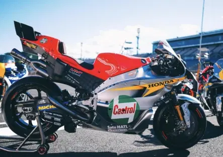 MotoGP 2026, la Honda RC181 500 di Mike Hailwood del 1966 rivive a Motegi 