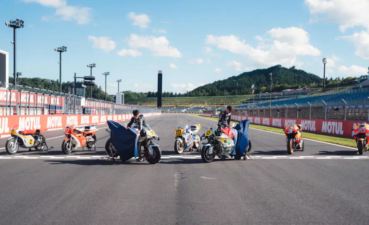 MotoGP 2026, la Honda RC181 500 di Mike Hailwood del 1966 rivive a Motegi  (2)
