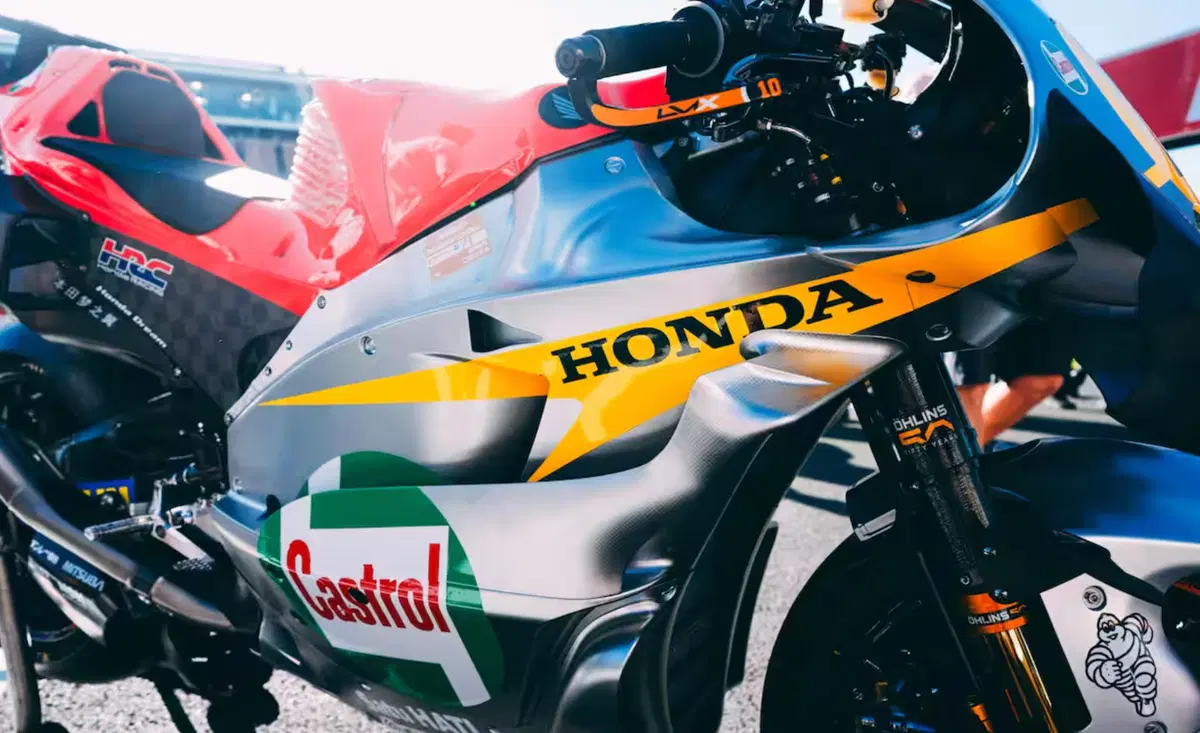 MotoGP 2026, la Honda RC181 500 di Mike Hailwood del 1966 rivive a Motegi  (3)