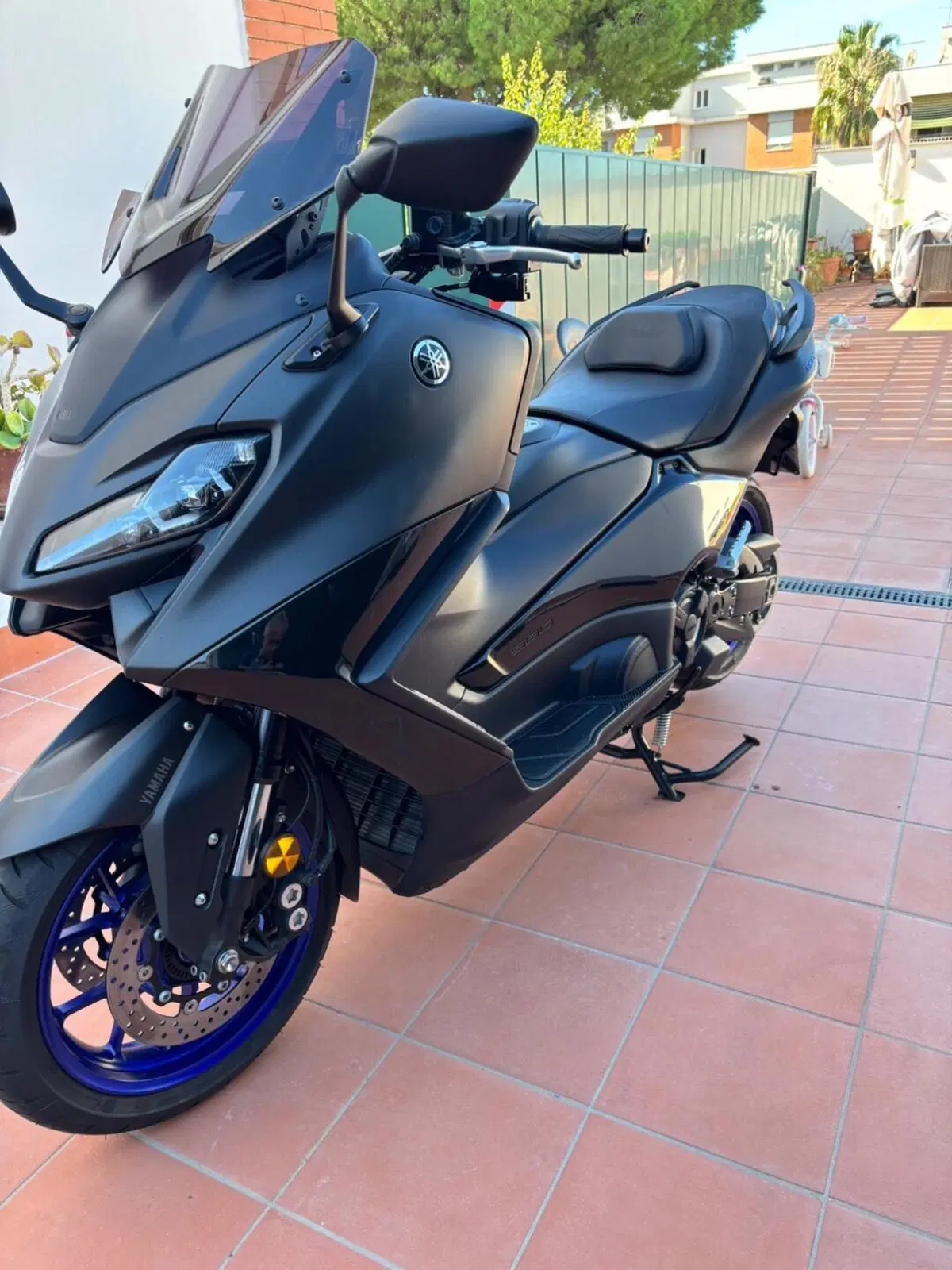 Yamaha T-Max 560 (2022 - 24) (4)